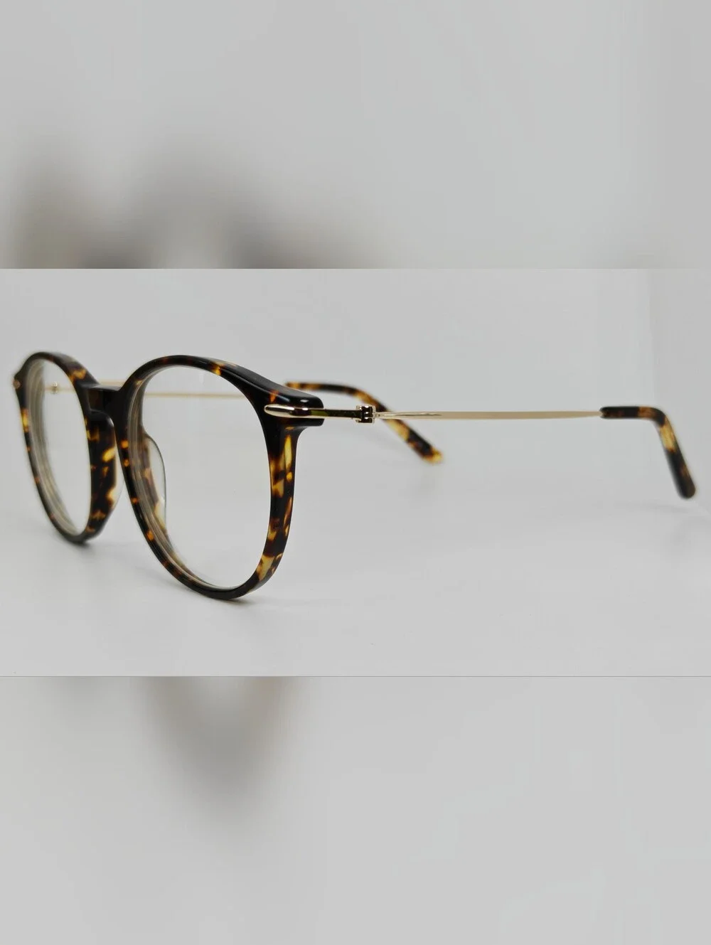 Quill. Tortoiseshell Round Eyeglasses, Brown Gold.